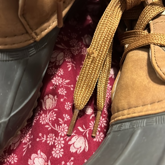 EUC Tommy Hilfiger snow sleet boots size 9 women’s man made faux fur upper - Picture 7 of 14